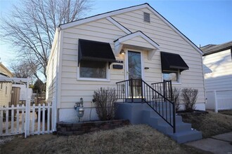 Building Photo - 1349 Kraft St