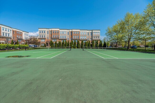 Building Photo - Desirable Two Level Condo For Lease - Not Pet Friendly