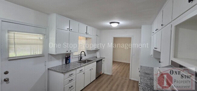 Building Photo - 2111 N 49th St