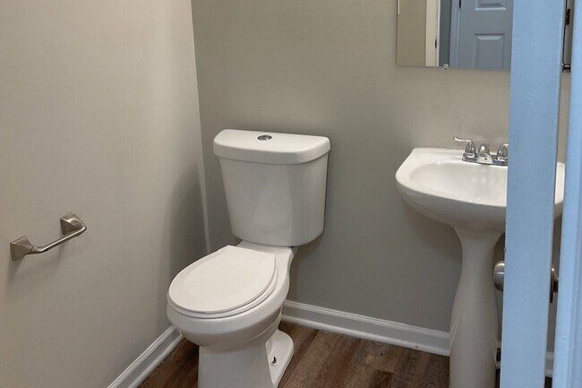 Building Photo - 173 Harwell Rd