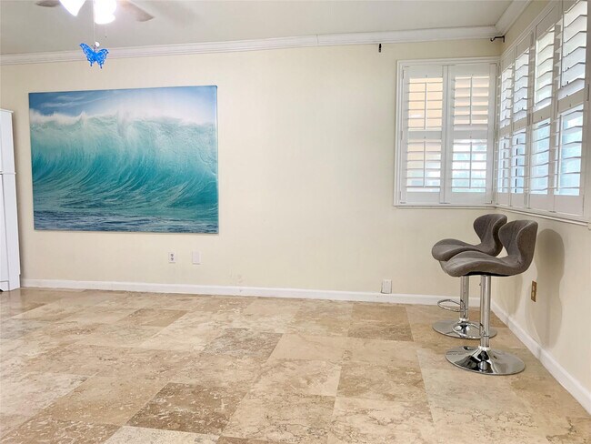 Building Photo - 930 Osceola Dr