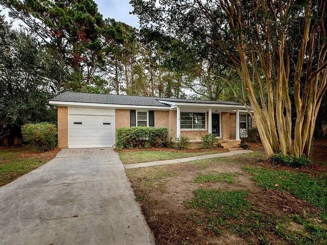 Building Photo - 4 Bedroom 2 Bath House in Lawton Bluff - James Island