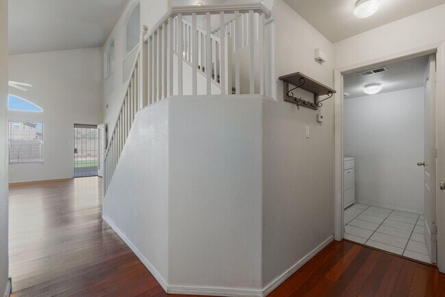 Building Photo - 7351 Sidewinder Dr NE