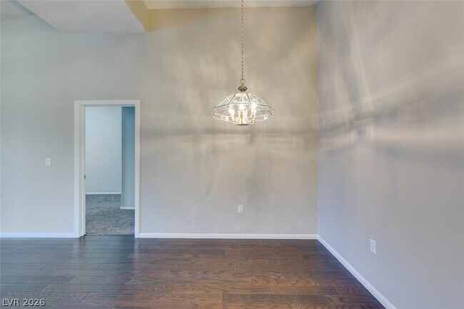Building Photo - 2305 W Horizon Ridge Pkwy