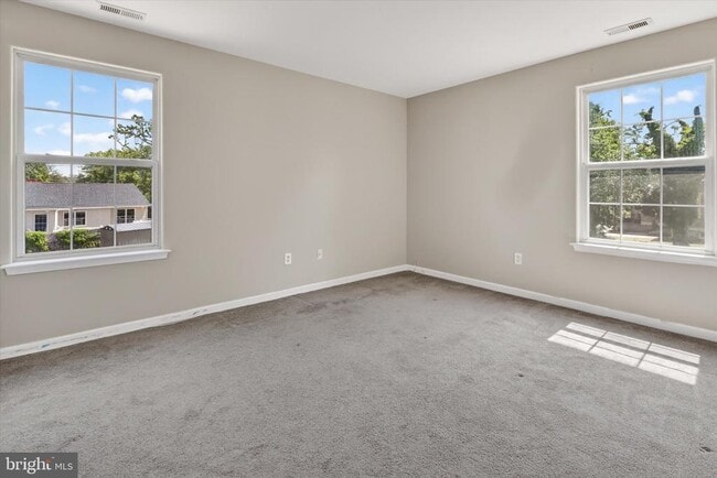 Building Photo - 507 S Fairview St