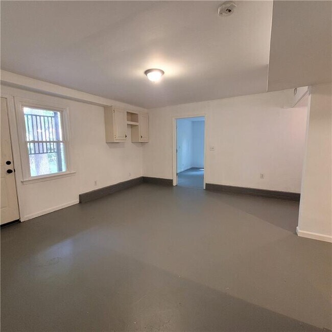 Building Photo - 140 Byers St
