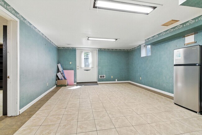 Building Photo - Gorgeous Brick Home Near Audubon Park
