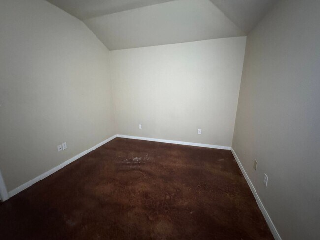 Building Photo - 4305 Cambridge Dr