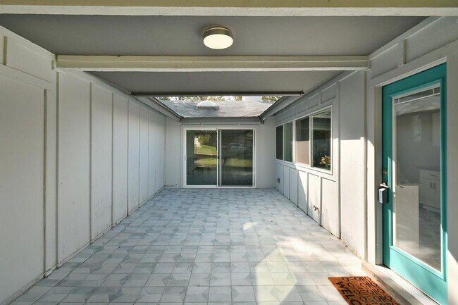 Building Photo - 7204 Hartnell Dr