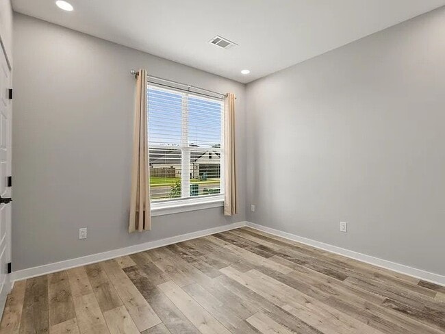Building Photo - 1725 Rohan Cir