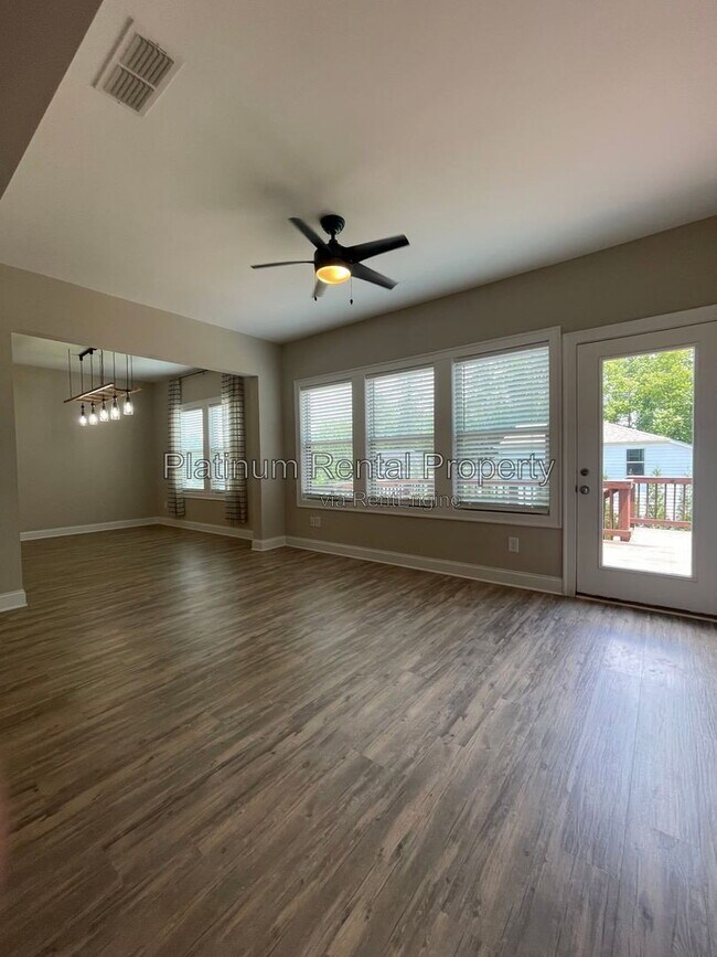 Building Photo - 3215 Summerpoint Crossing