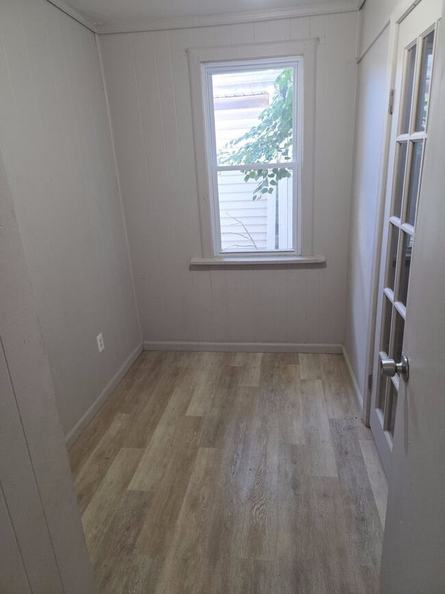 Building Photo - 2-Bedroom Home with detached garage — 50% Off Your First Month!