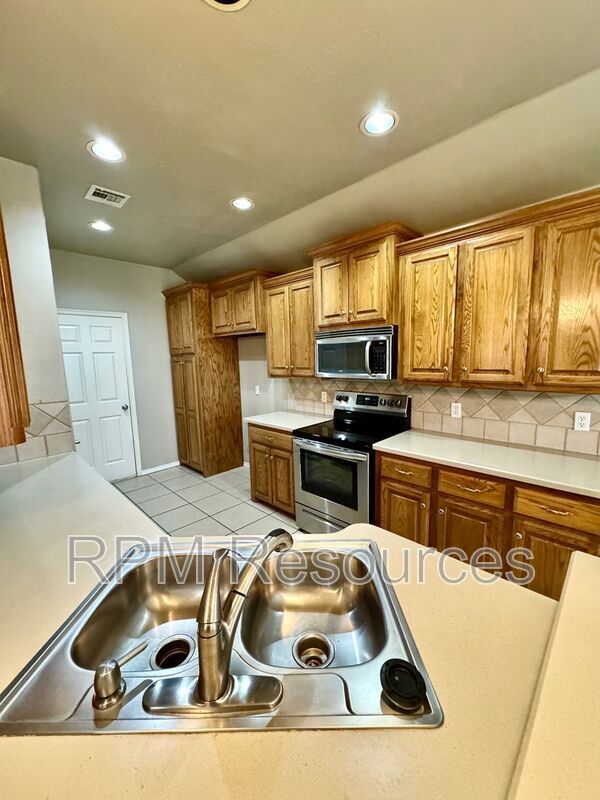 Building Photo - 12524 SW 11th St