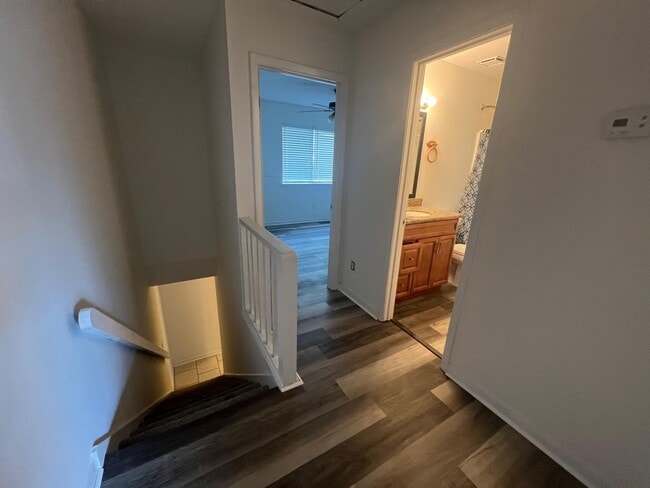 Building Photo - 115 Hughes St NE