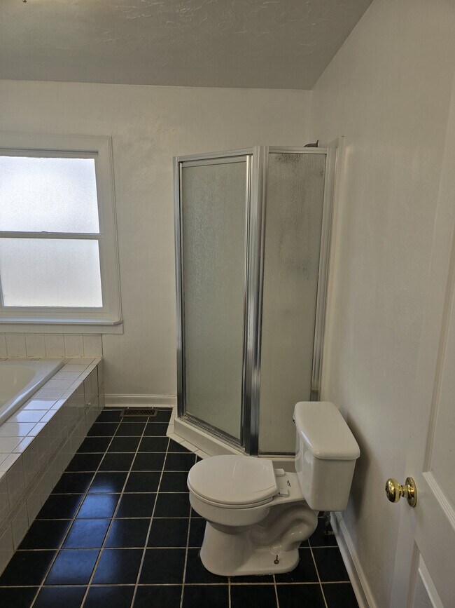 Building Photo - 3508 Forest Ter