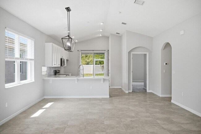 Building Photo - 55 Matanzas Lakes Dr