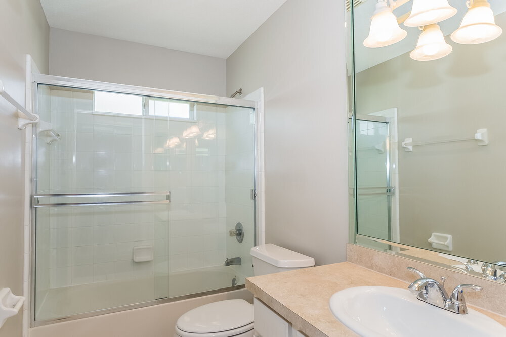 Building Photo - 2077 Willesdon Dr W