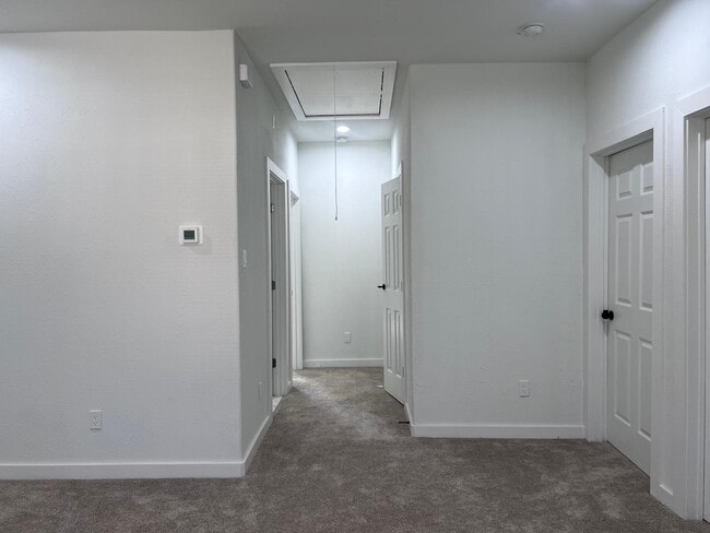 Building Photo - 9210 Martell St