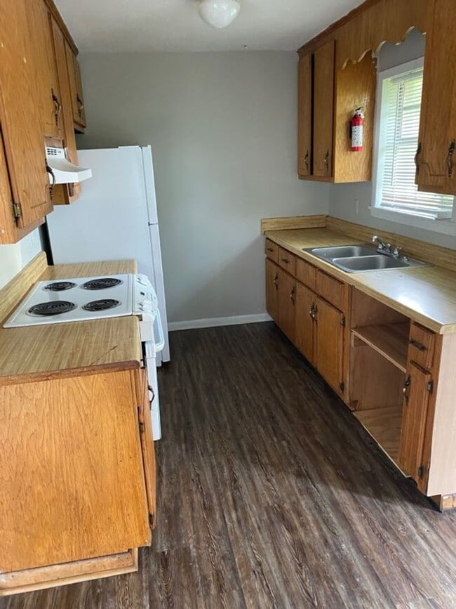 Building Photo - Monthly Paid Rent