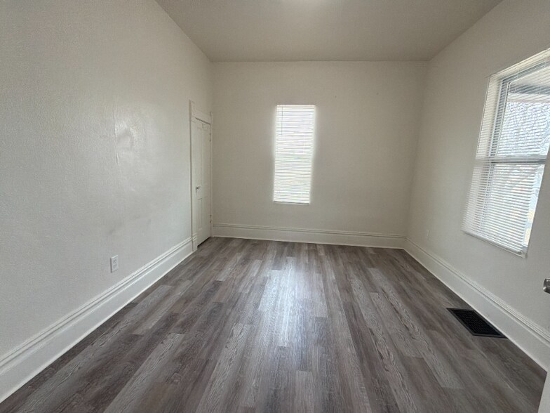 Building Photo - 2130 4th Ave