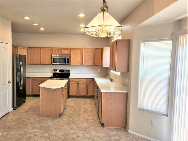 Building Photo - 796 Ridgebury Pl