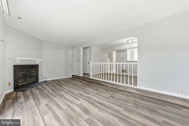 Building Photo - 115 Villa Knoll Ct