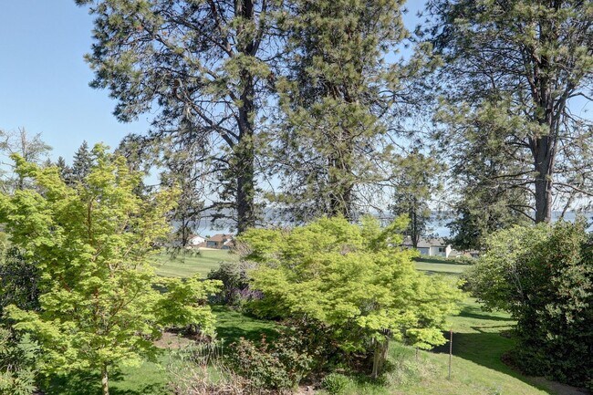 Building Photo - Beautiful View-Quiet Twin Lakes Neighborhood