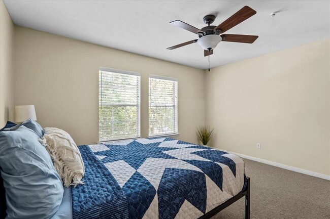 Building Photo - 10116 Pinehurst Dr