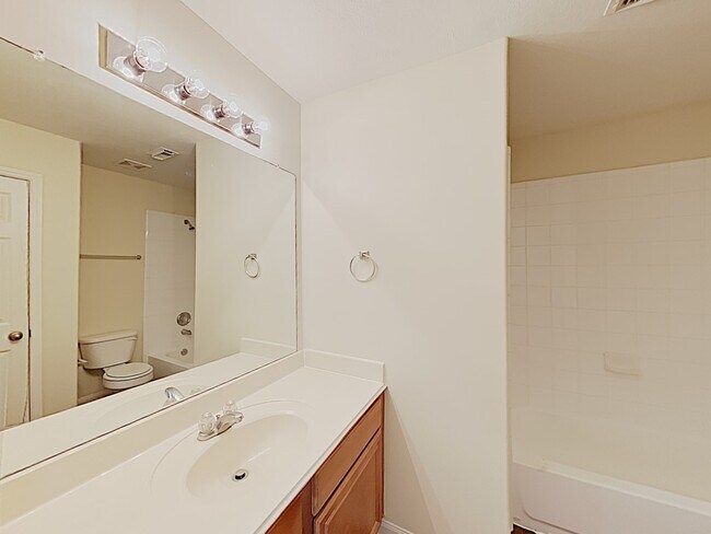 Building Photo - 6002 Deep S Dr