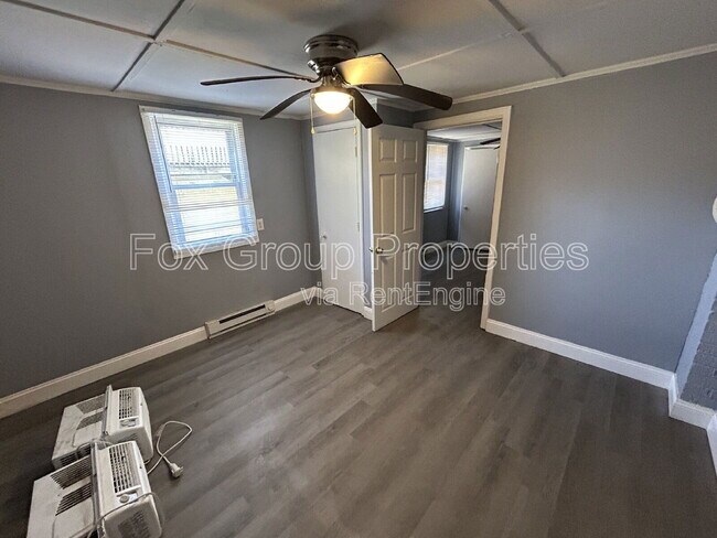 Building Photo - 707 Wilson St