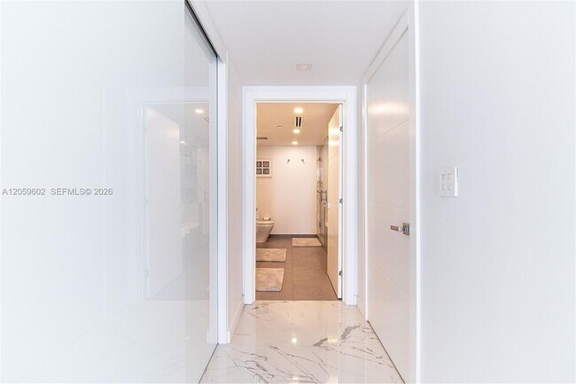 Building Photo - 17375 Collins Ave