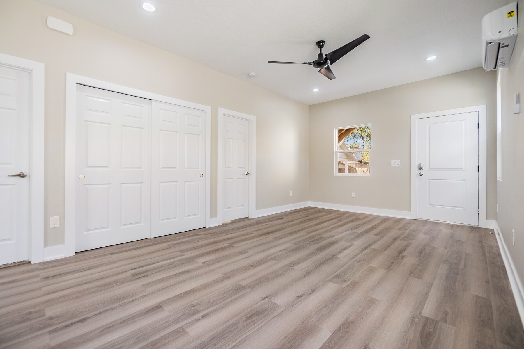 Building Photo - 2529 4th St S