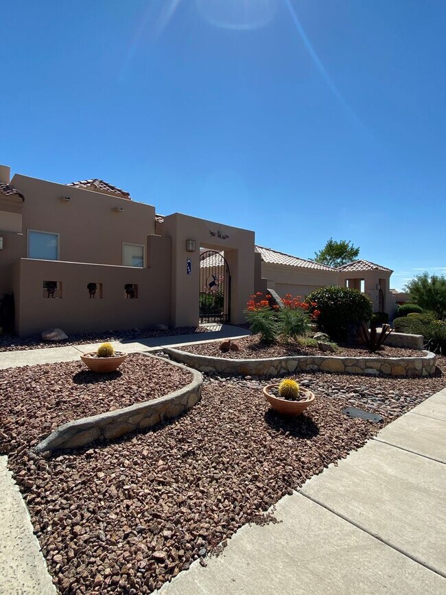 Building Photo - Beautiful home in The Boulders at Sonoma Ranch ***55 Plus Community***