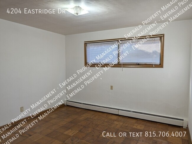 Building Photo - 4204 Eastridge Dr