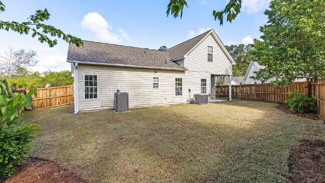 Building Photo - 1010 Winterberry Cir