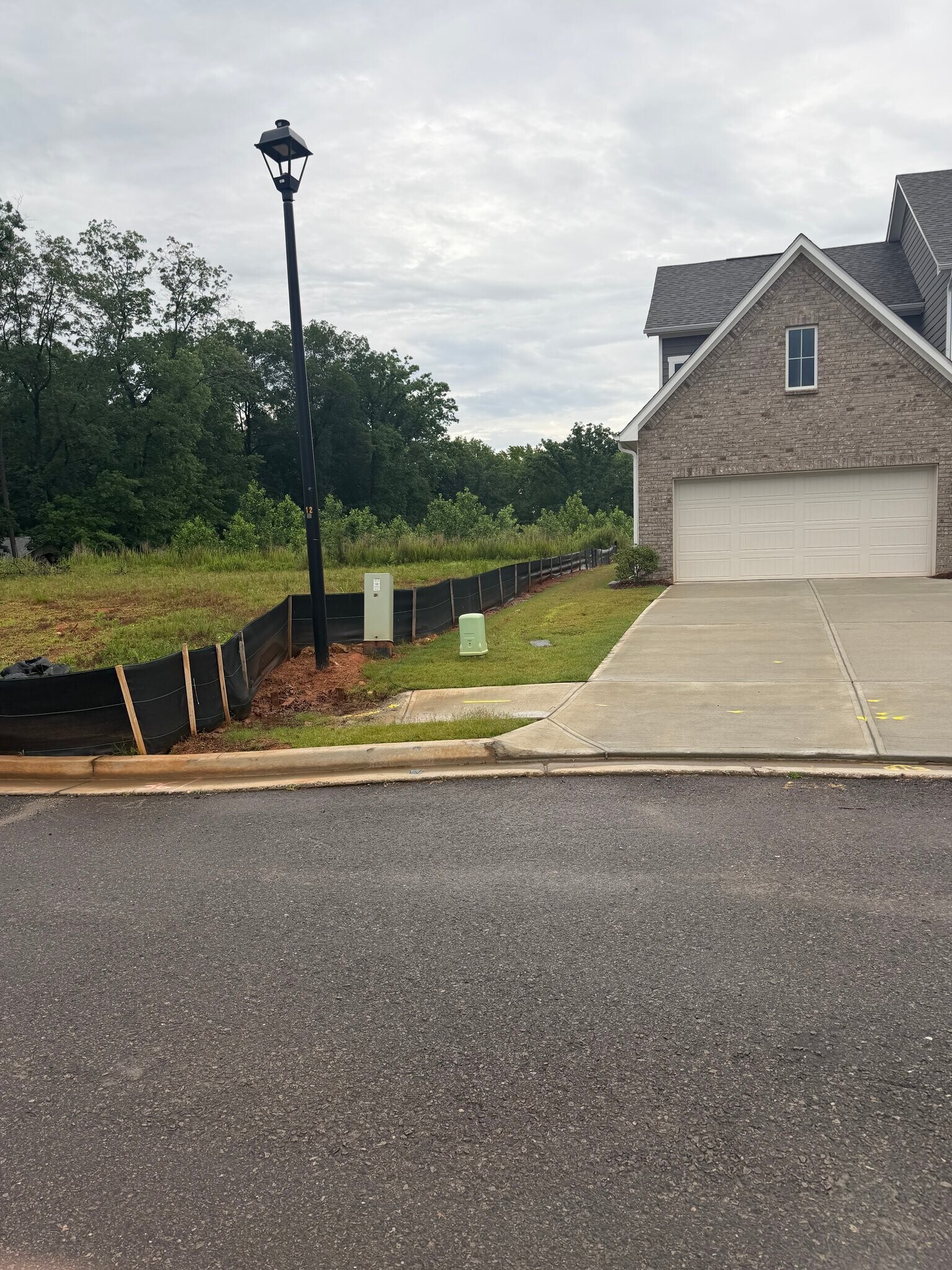 Building Photo - 225 Hickory Grv Ln
