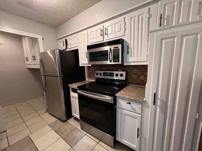 Building Photo - 324 Arborview Dr