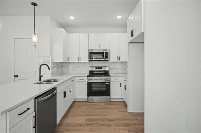 Building Photo - 3165 Karen St