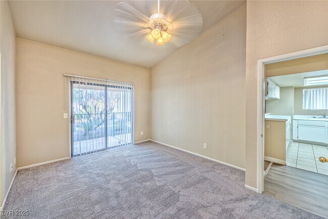 Building Photo - 2839 Blue Bonnet Dr