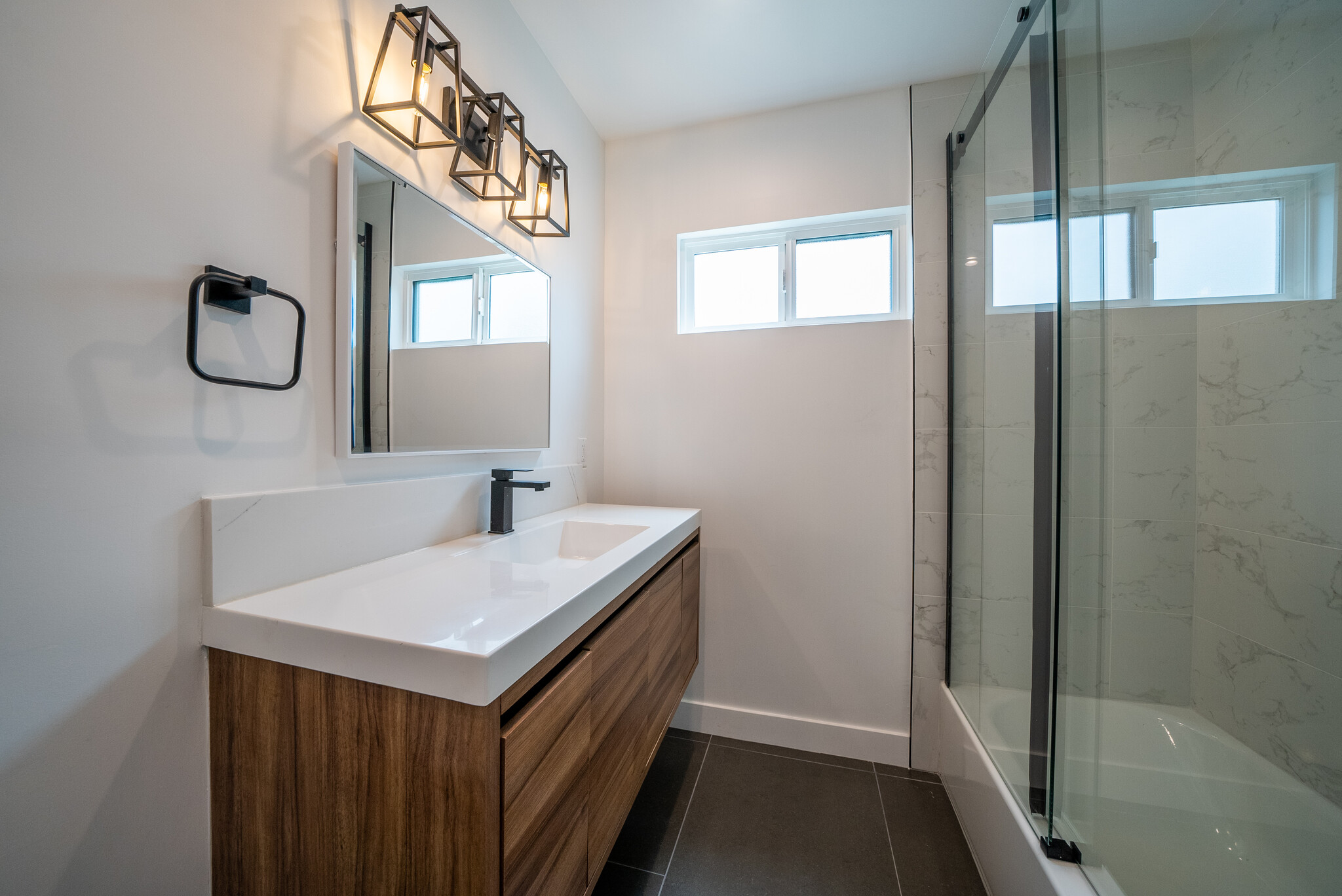 Building Photo - 8104 Paso Robles Ave