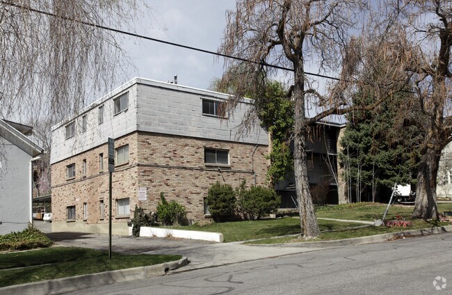 Primary Photo - Victoria House Apartments