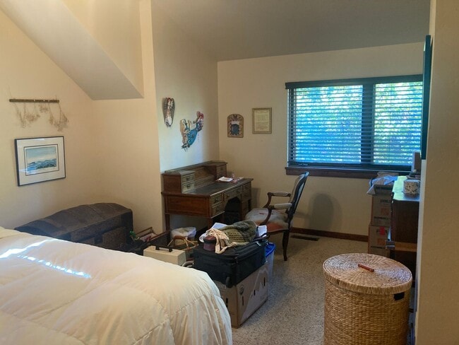 Building Photo - Charming 2-Bedroom, 2-Bath Cabin Retreat
