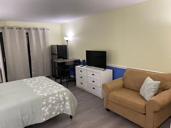Building Photo - Beautiful 1BR/1BA Studio Condo Some Utilit...