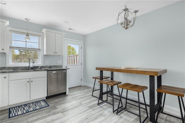 Building Photo - 12 Mariner Way