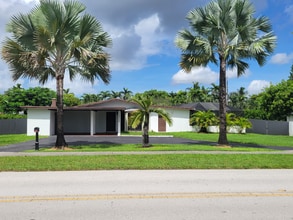 Building Photo - 10605 SW 112th St