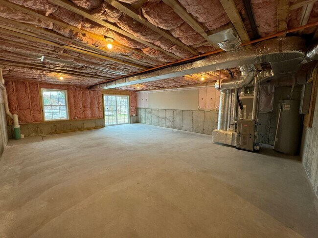 Building Photo - 108 Mammoth Rd