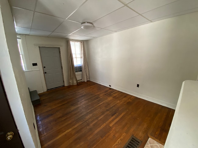 Building Photo - 304 Nuzum Pl