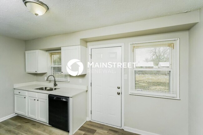 Building Photo - 3 Bedroom Pet-Friendly Home in Louisville,...