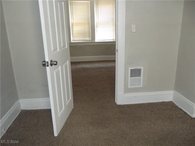 Building Photo - 2624 E 112th St