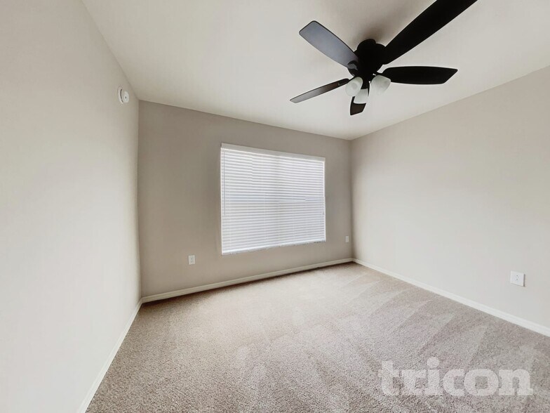 Building Photo - 505 Interlock St